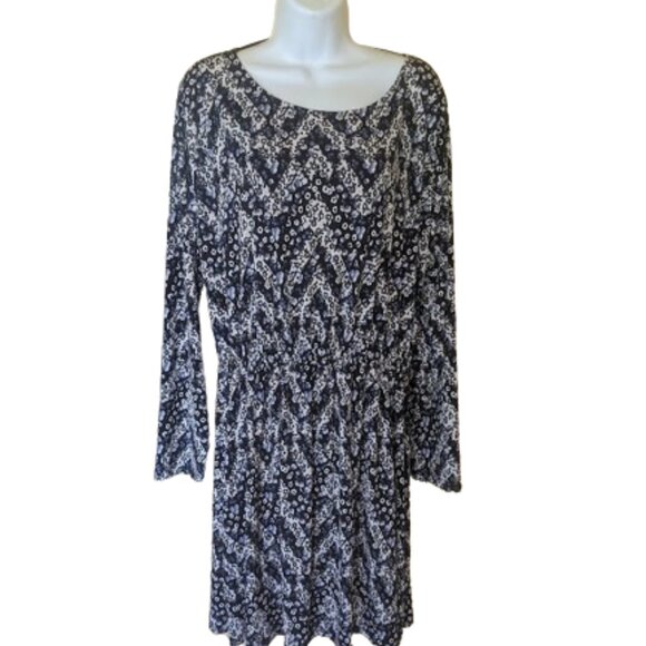 Black and White Long Sleeve Printed Belted Dress Size XL --- - Picture 2 of 3